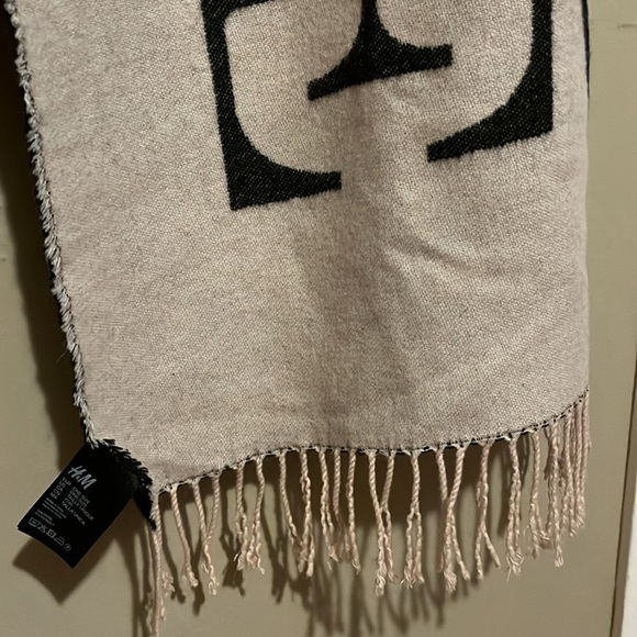 H&M Jacquard-weave Scarf - Picture 5 of 5